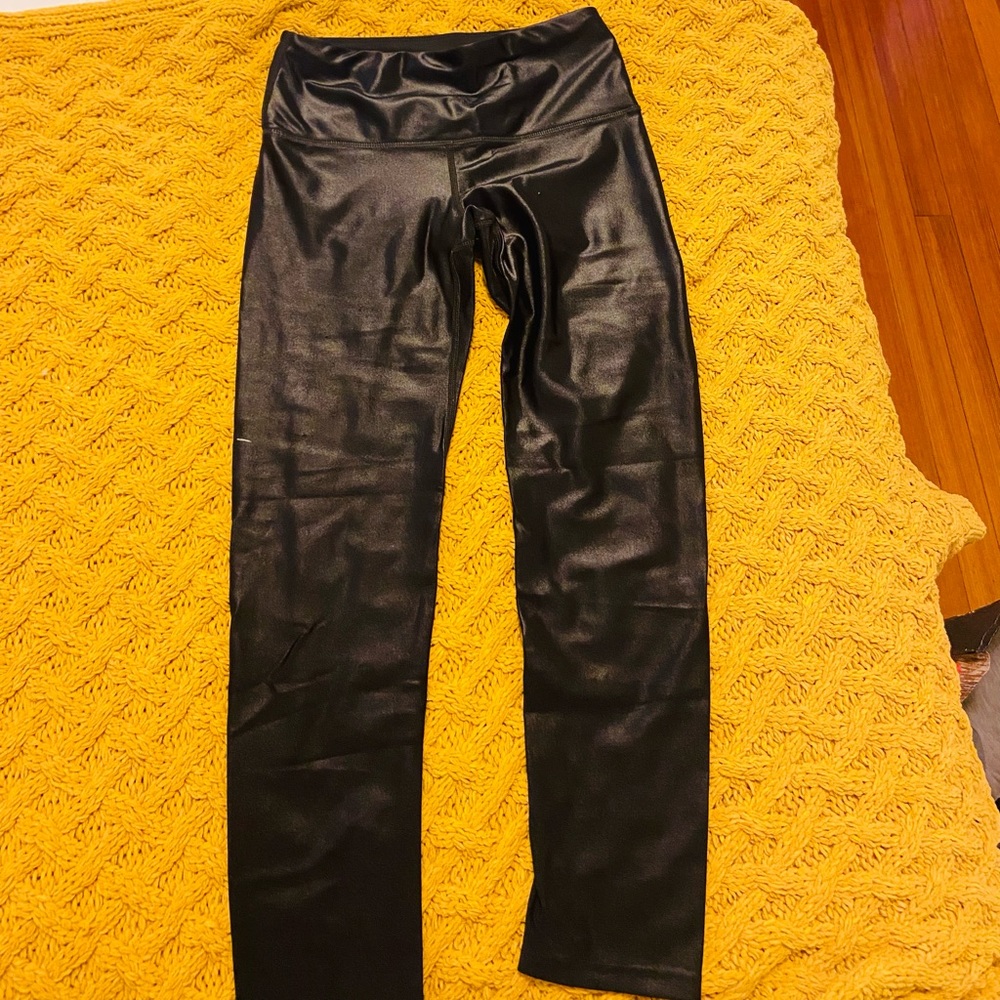 Noli liquid leggings.